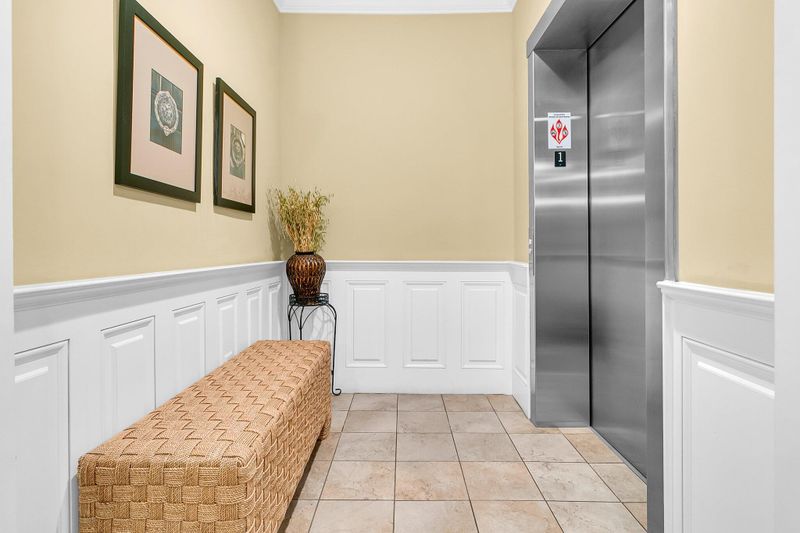 2244 Ashley Crossing Dr #214, Charleston, SC 29414