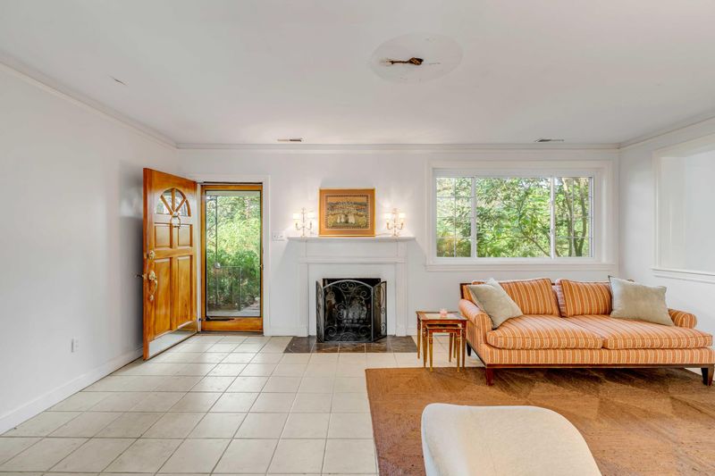 2137 Wappoo Dr, Charleston, SC 29412