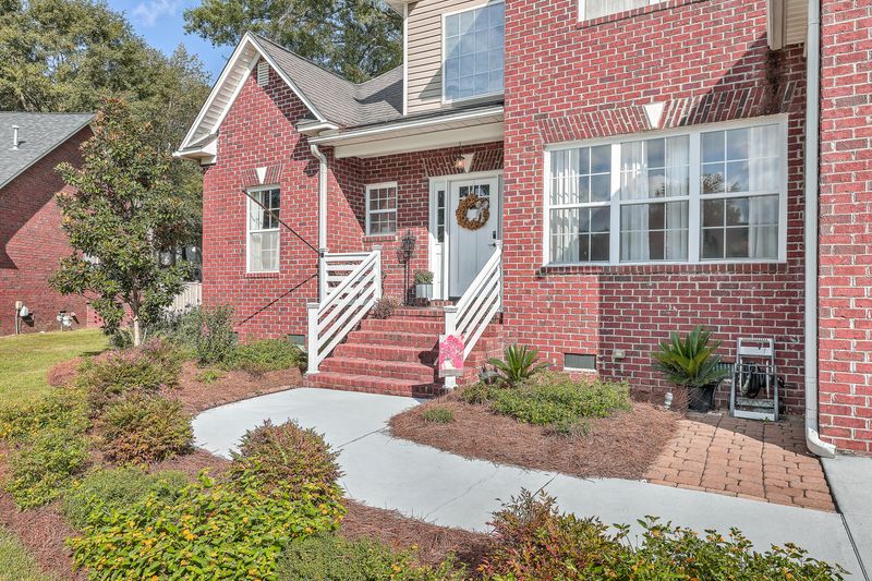 106 Paige Ct, Goose Creek, SC 29445