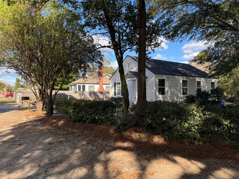 2137 Thornlee Dr, North Charleston, SC 29405