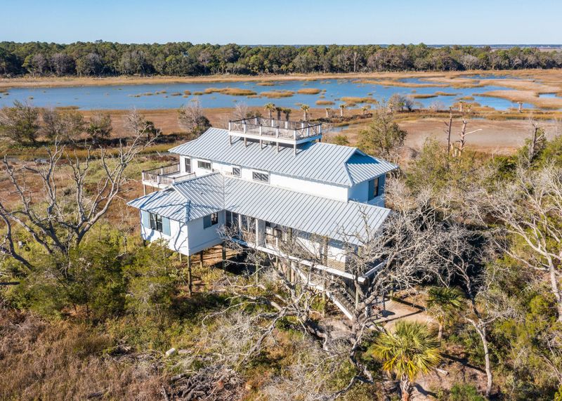 422 Pelican Flight Dr, Dewees Island, SC 29451