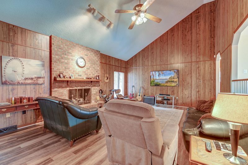185 Old Fort Dr, Ladson, SC 29456