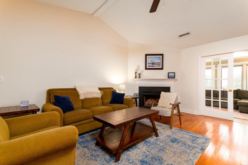 1074 Wayfarer Ln, Charleston, SC 29412