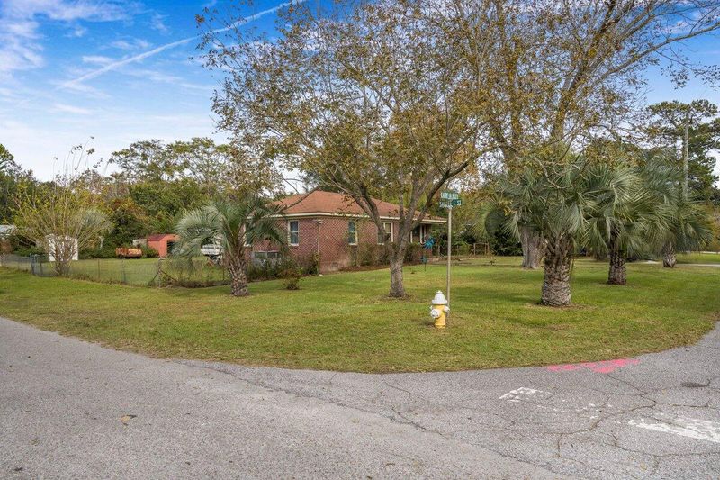 1774 Lady Ashley St, Charleston, SC 29412
