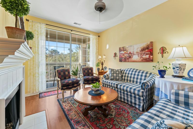 1600 Long Grove Dr #225, Mount Pleasant, SC 29464