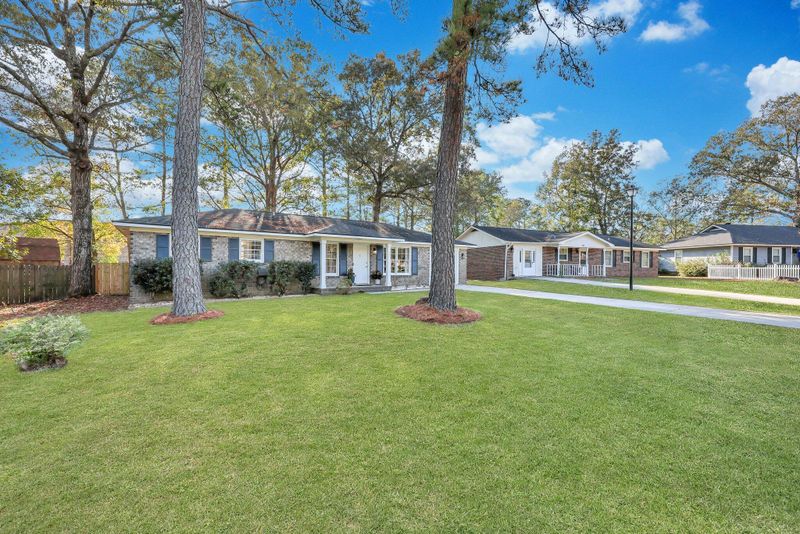 144 Highland Ave, Summerville, SC 29486