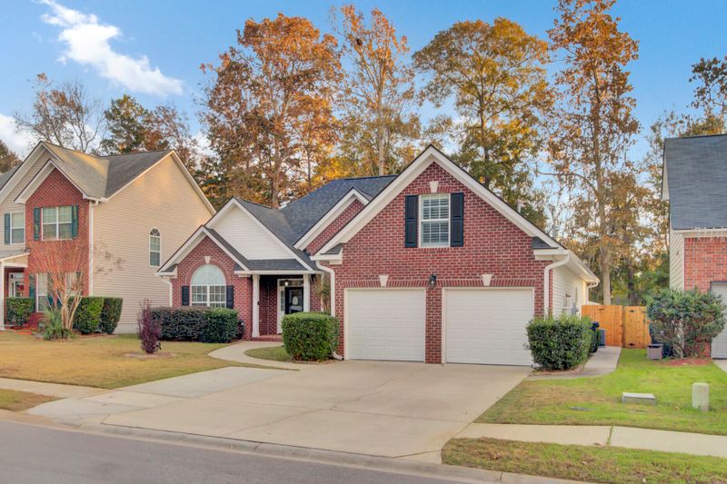 119 Summer Trace Dr, Summerville, SC 29485