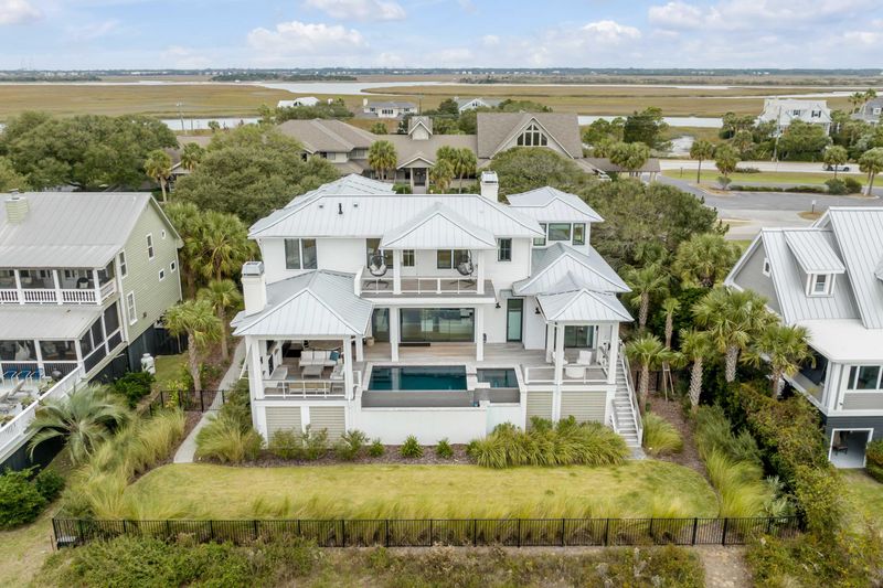 3213 Middle St, Sullivans Island, SC 29482