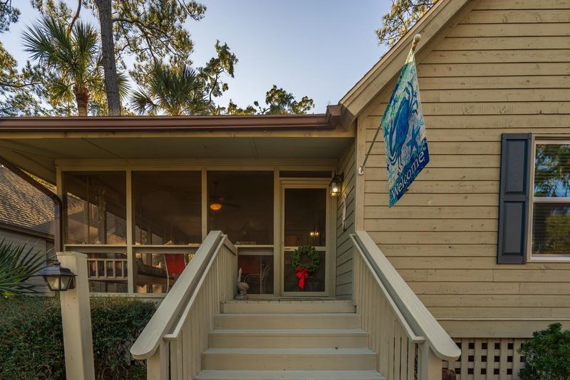 900 Fairway Dr, Edisto Island, SC 29438