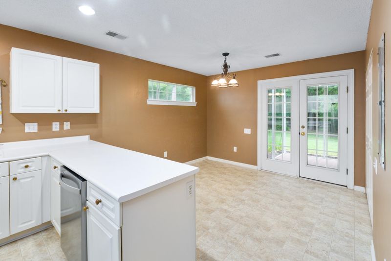 3092 Queensgate Way, Mount Pleasant, SC 29466