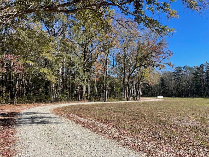 9 Fish Rd, Ridgeville, SC 29472
