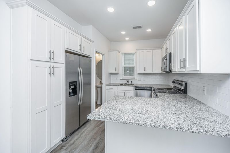 1533 Foster Creek Rd, Hanahan, SC 29410