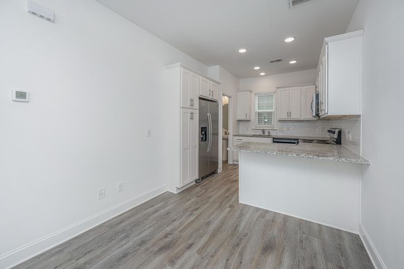 1533 Foster Creek Rd, Hanahan, SC 29410