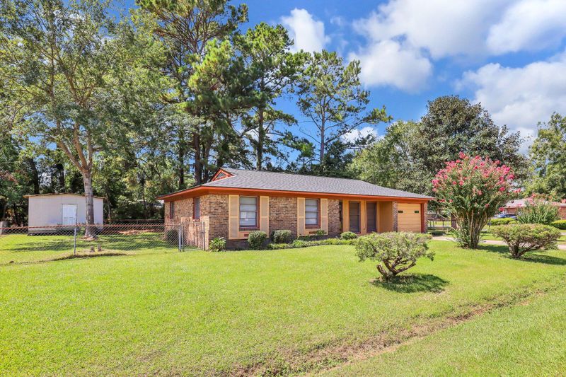 101 Lily Pl, Summerville, SC 29483