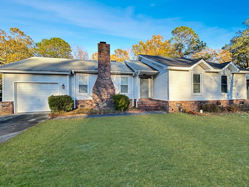 8170 Wainwright Rd, North Charleston, SC 29406