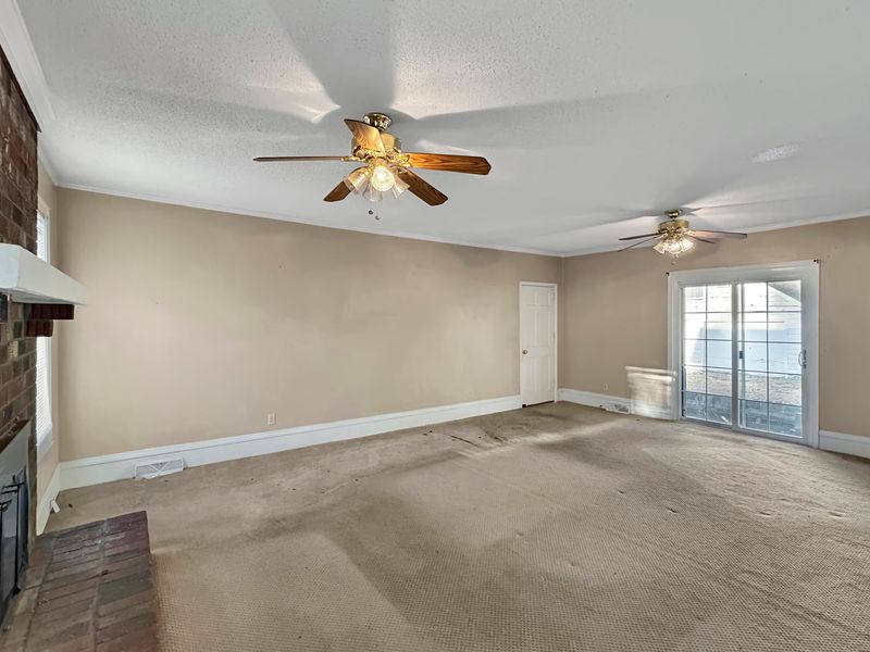 8170 Wainwright Rd, North Charleston, SC 29406