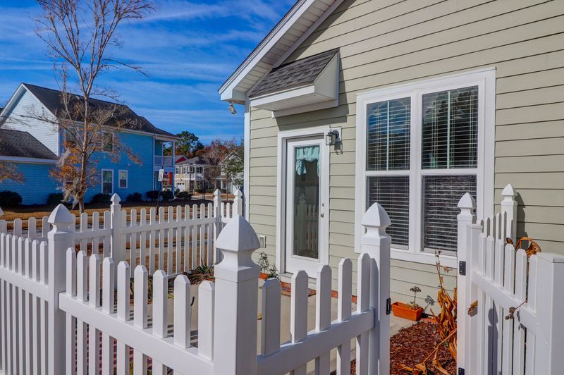 121 Fulmar Pl, Charleston, SC 29414