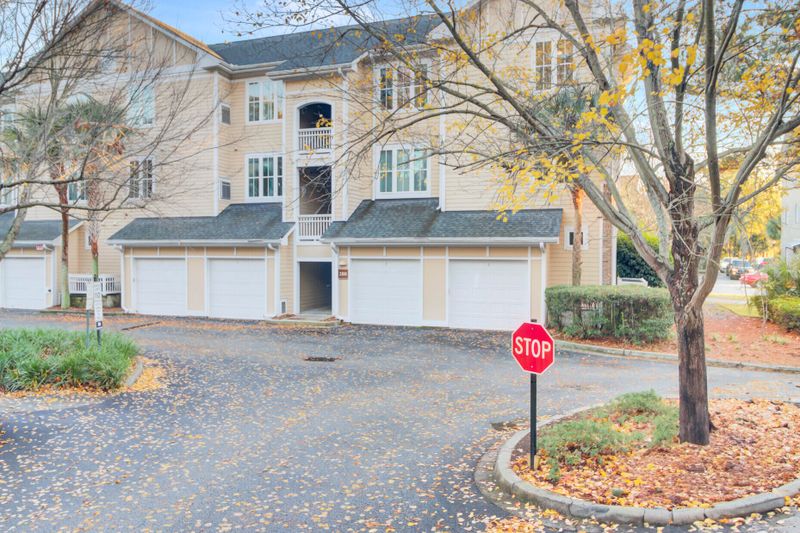 280 Seven Farms Dr #203, Charleston, SC 29492