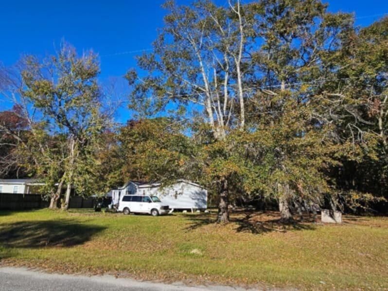 212 Pooshee Plantation Way, Bonneau, SC 29431