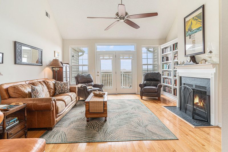 359 Clayton Dr, Charleston, SC 29414