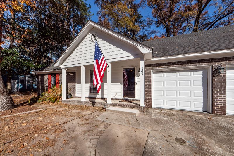 107 Deer Run Ct, Goose Creek, SC 29445