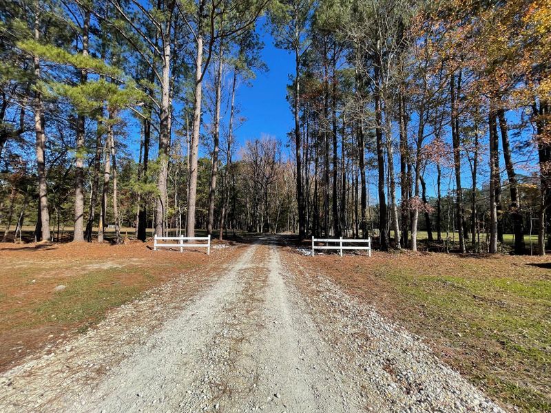2 Fish Rd, Ridgeville, SC 29472