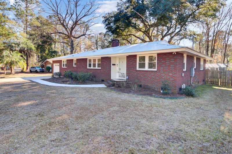 102 Elm Cir, Summerville, SC 29485