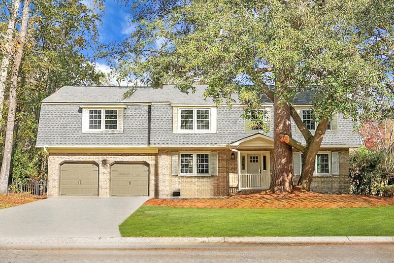 106 Inwood Dr, Summerville, SC 29485