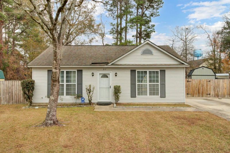 317 Regent St, Summerville, SC 29483