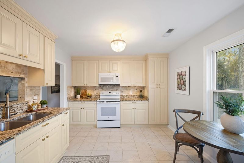 644 Semaht St, Charleston, SC 29412