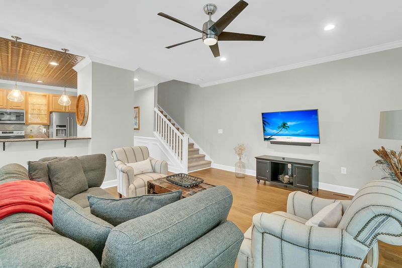 121 Etiwan Pointe Dr, Mount Pleasant, SC 29464