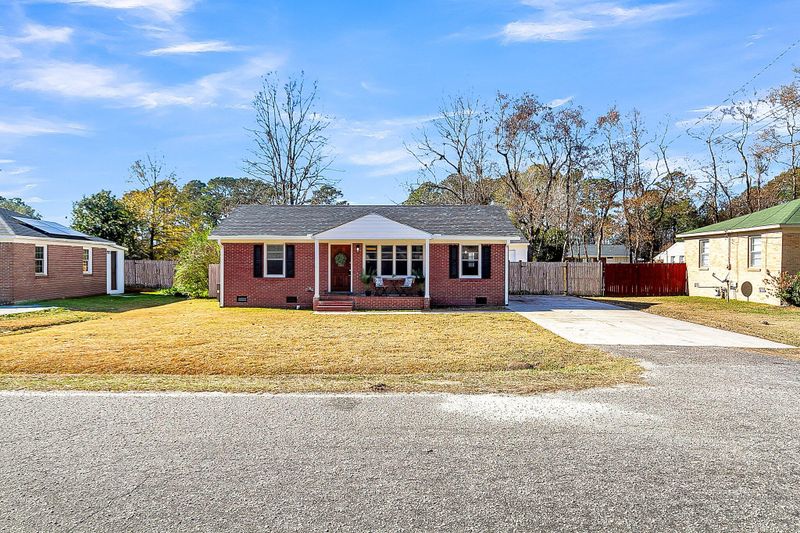 423 Anita Dr, Goose Creek, SC 29445
