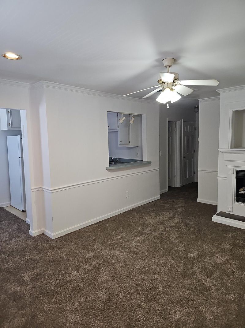 3930 Azalea Dr #W, North Charleston, SC 29405