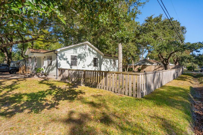 10 Paula Dr, Charleston, SC 29407