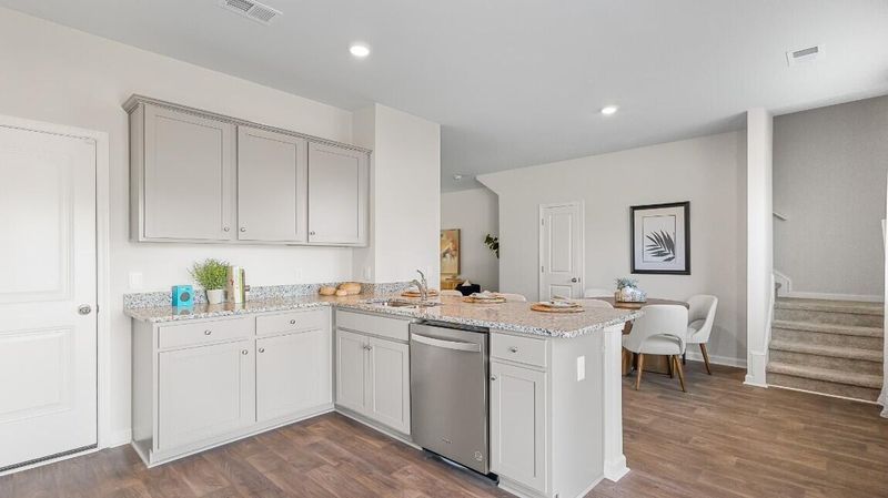 3060 Dalmore Dr, Ravenel, SC 29470