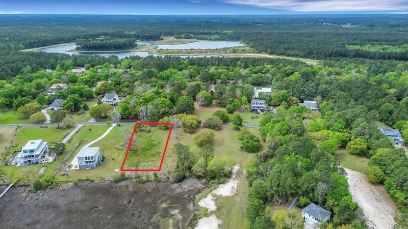 7909 Pelican Bay Dr, Awendaw, SC 29429
