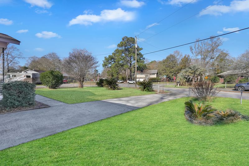 37 Elmora Ave, Goose Creek, SC 29445