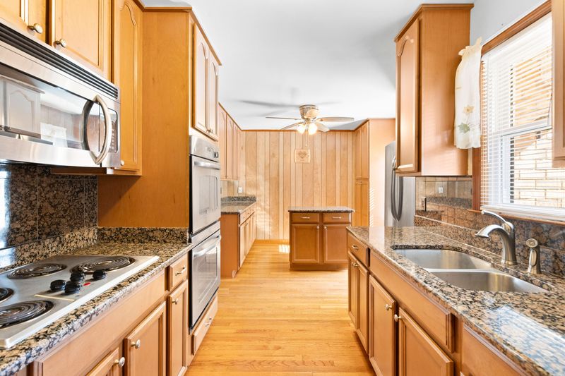 4858 Maybank Hw, Wadmalaw Island, SC 29487