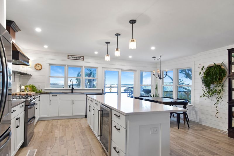 203 Cynthia Ln, Charleston, SC 29407