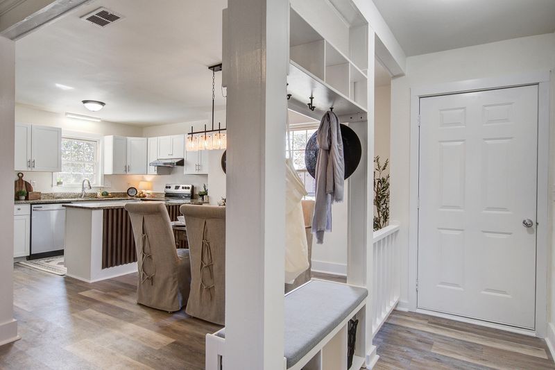 303 Longleaf Rd, Summerville, SC 29486