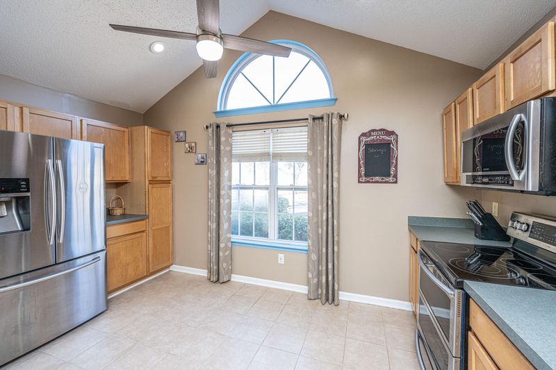 105 Davenport St, Goose Creek, SC 29445