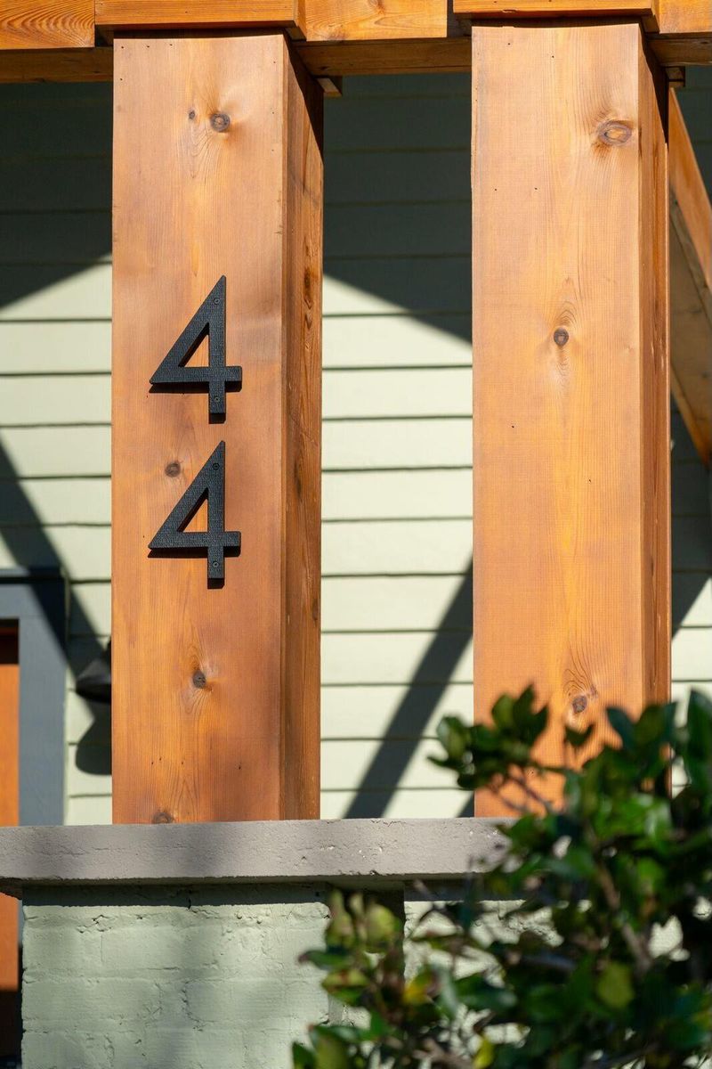 44 Poplar St, Charleston, SC 29403
