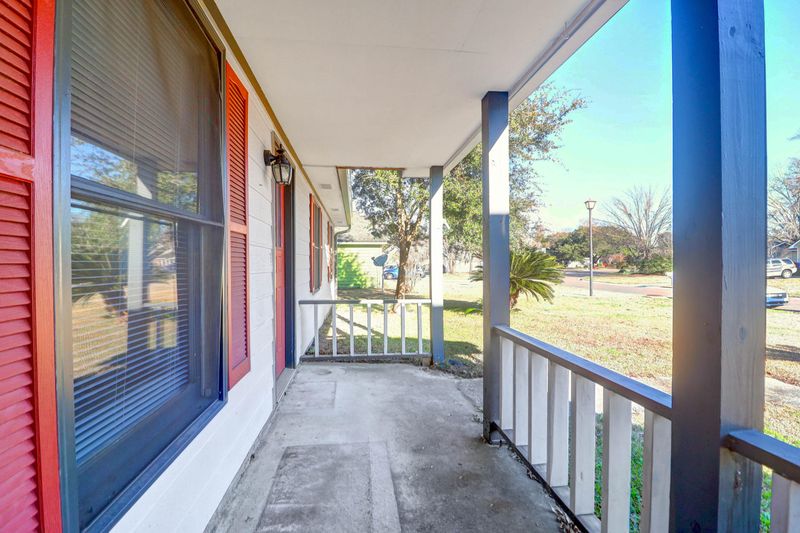 1633 Lauda Dr, Mount Pleasant, SC 29464