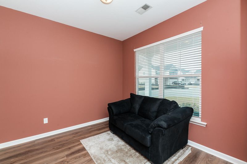 8700 Forte Dr, North Charleston, SC 29406