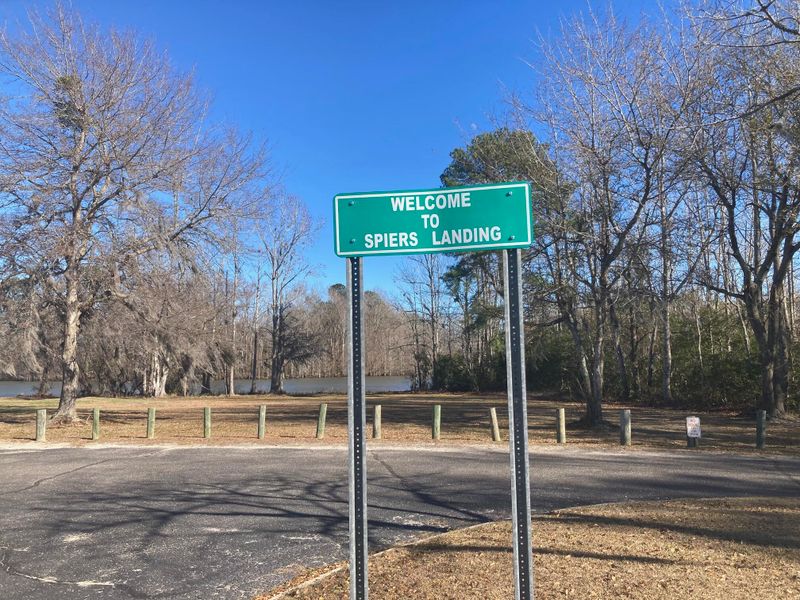 10 Rambling Ln, Cross, SC 29436