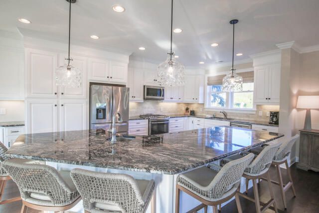 9 44th Ave, Isle Of Palms, SC 29451