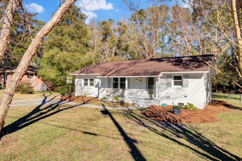 119 Forest Cir, Summerville, SC 29483