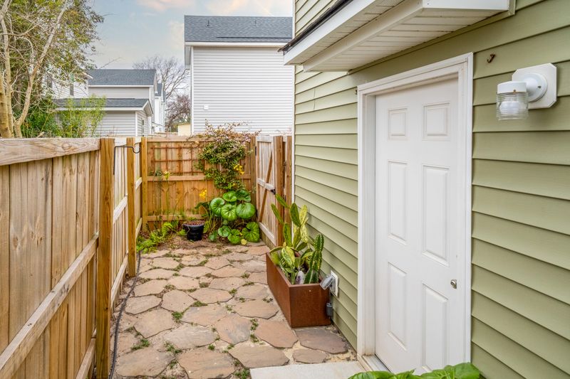 2037 Arbutus Ave, North Charleston, SC 29405