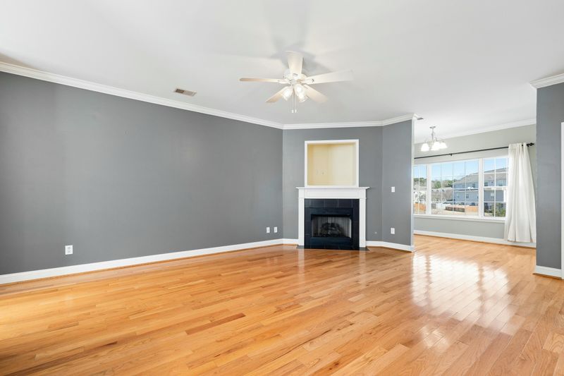4156 Perrine St, Charleston, SC 29414