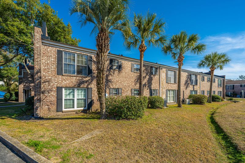 864 Colony Dr, Charleston, SC 29407